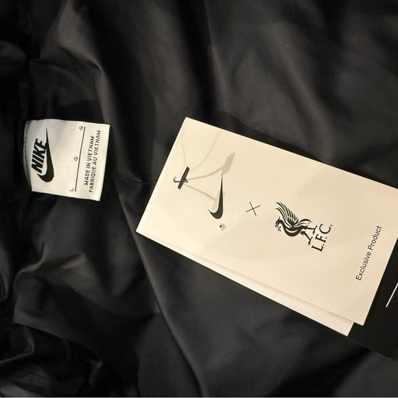 Liverpool FC Big Kids Nike Soccer Synthetic-Fill Hooded Jacket Size L - Picture 6 of 7